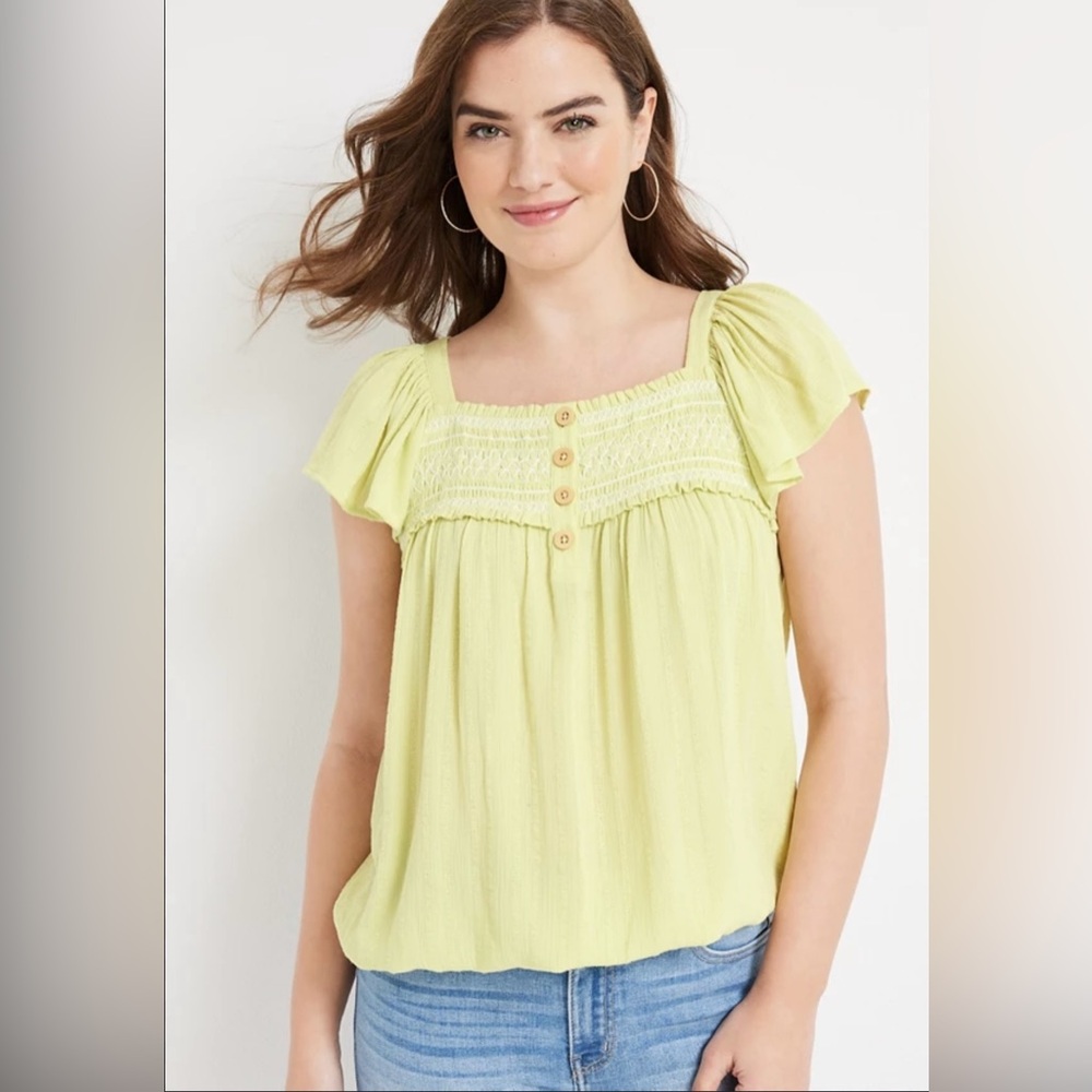 NWT: MAURICES Light Lime Green Smocked Button Front Blouse Size Large